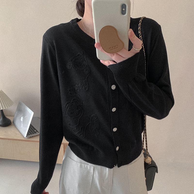 Women's Knit Cardigan Outerwear: Round Neck, Spring/Summer 2026 Fashionable Sweater Top.