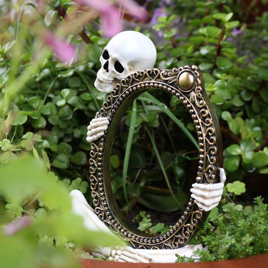 Vintage Skeleton Mirror Frame Statue Gothic Halloween Skull Hold Mirror Figurine Resin Skeleton Sculpture for Shelf Mantel Home Office Decor