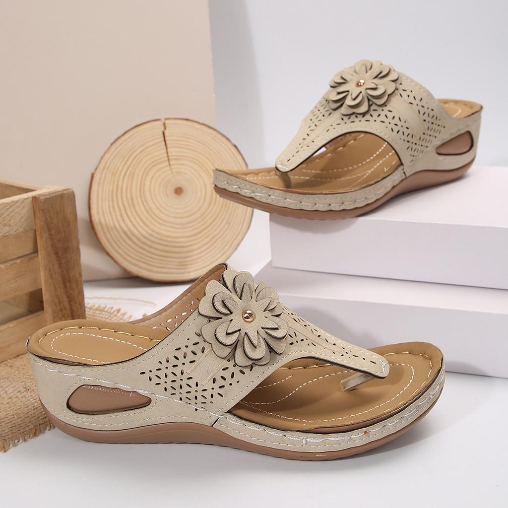 Aphixta Flower Fretwork Women Retro Heels Sandals Flip Flop Slippers Leisure Beach Roman Leather Women Slipper Zapatos Mujer