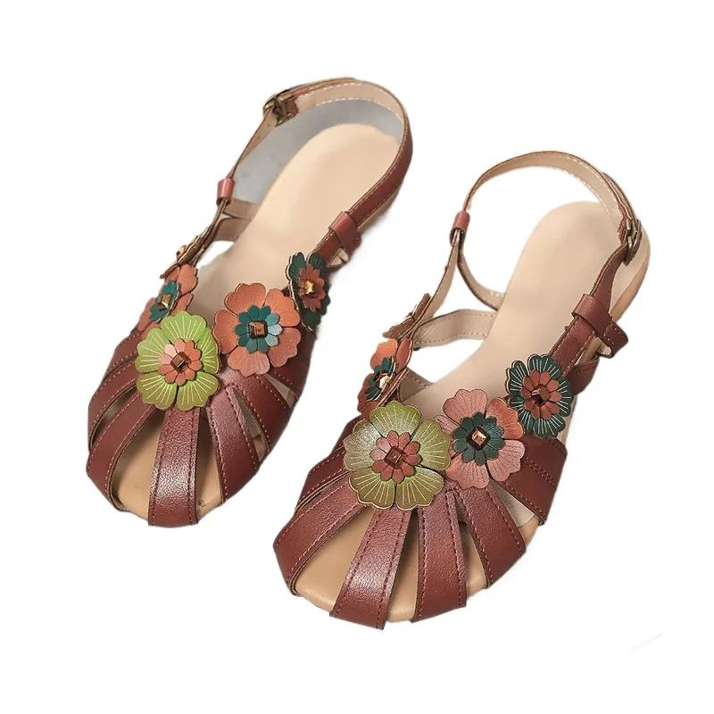 Fashion 2025 New Summer Women's Vintage Ethnic Floral Buckle Low Heel Sandals Casual Leather Shoes Retro Style Closed Toe Sandalszapatos
