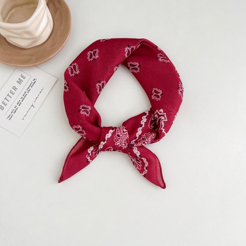 Polka dot silk scarf women's spring and summer new Korean ins versatile neck protection scarf fashion headscarf square scarf silk scarf