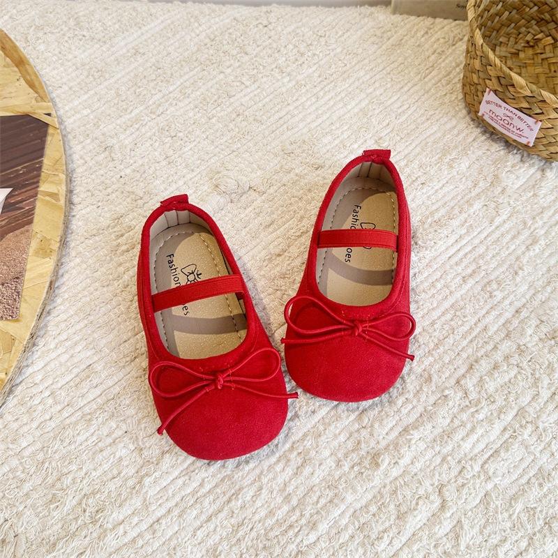 

Девочки туфли-балетки из бархата на плоской подошве 2025 новая эластичная перемычка в балетном стиле с открытым верхом, украшенные милым бантом, туфли принцессы 25 красный