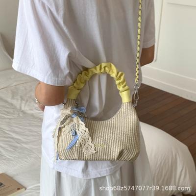 2025 New Niche Design Foreign-style Pleated Hand-woven Bag Korean Version of Casual Commuting Versatile Daily Messenger Bag