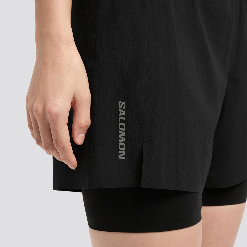 SALOMON Zwei in Eins Sport Fitness Wasserabweisend Atmungsaktiv Schlanke Passform Laufshorts Damenshorts LC2926800