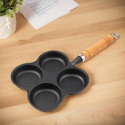 Viergaats Anti-aanbak Eierkoekenpan met Houten Handvat voor Gasfornuizen en Inductiekookplaten Perfect voor Ontbijtkoken