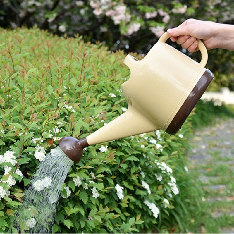 Großes Fassungsvermögen 4L Pflanzengießkanne Ergonomischer Griff Lange schmale Ausgießer Verhindert Spritzen Innen- und Außenbereich Gartenarbeit Essentiell