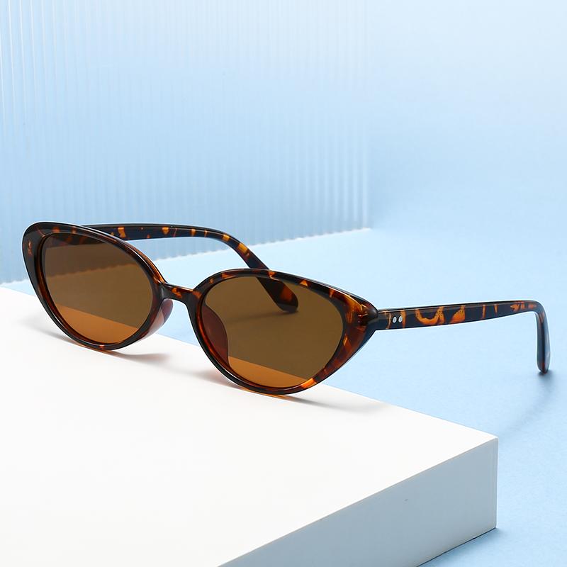 Fashion Cat Eye Sunglasses Women UV400 Protective Glasses 2pcs Rivets Brown Design Female Shades Purple Eyewear