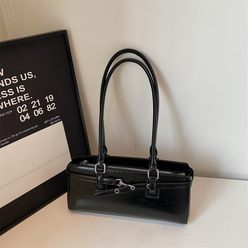 

Retro large-capacity underarm bag women s 2025 new autumn shoulder bag portable commuter Boston pillow bag чёрный