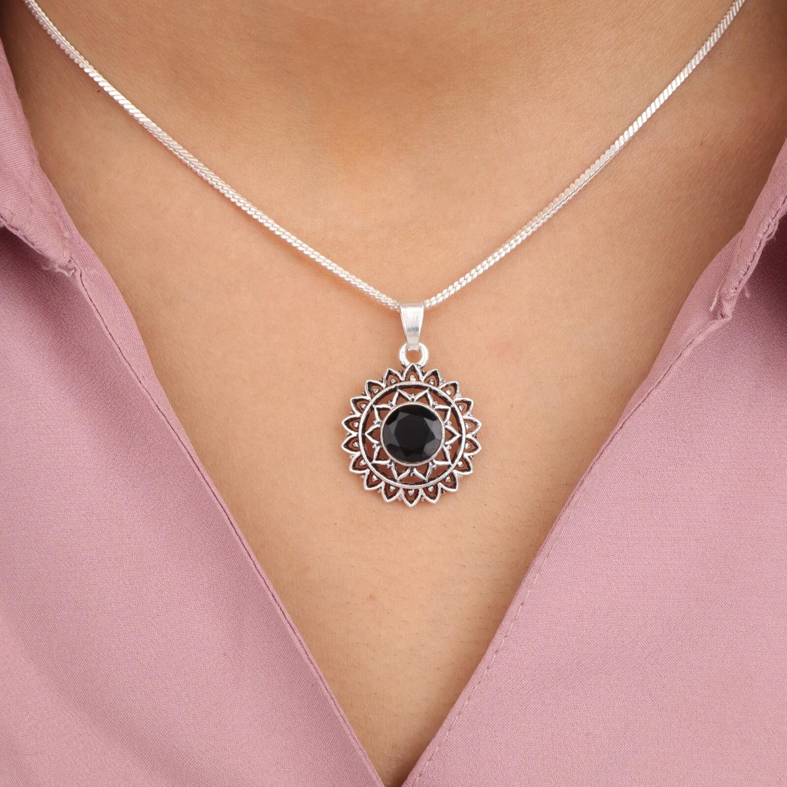 

Кулон из черного оникса из серебра 925 пробы, авторское ювелирное изделие, 1,14 для вечеринки CP-30-21