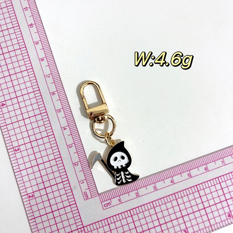 Cartoon Halloween Keychain: Cute Mummy, Pumpkin, Ghost & Skull Pendant