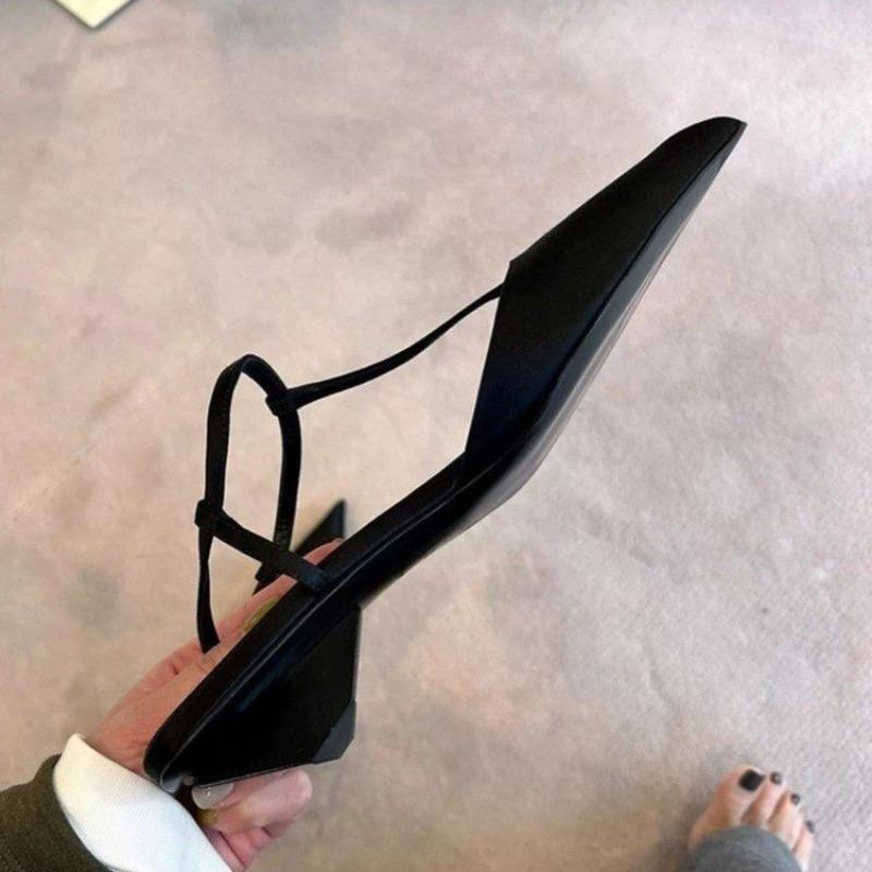 Women's Shoes New Luxury Closed Toe Women's Sandals Summer Hollow Buckle Solid Outdoor Casual Beach Flat Plus Size 43 Sandals