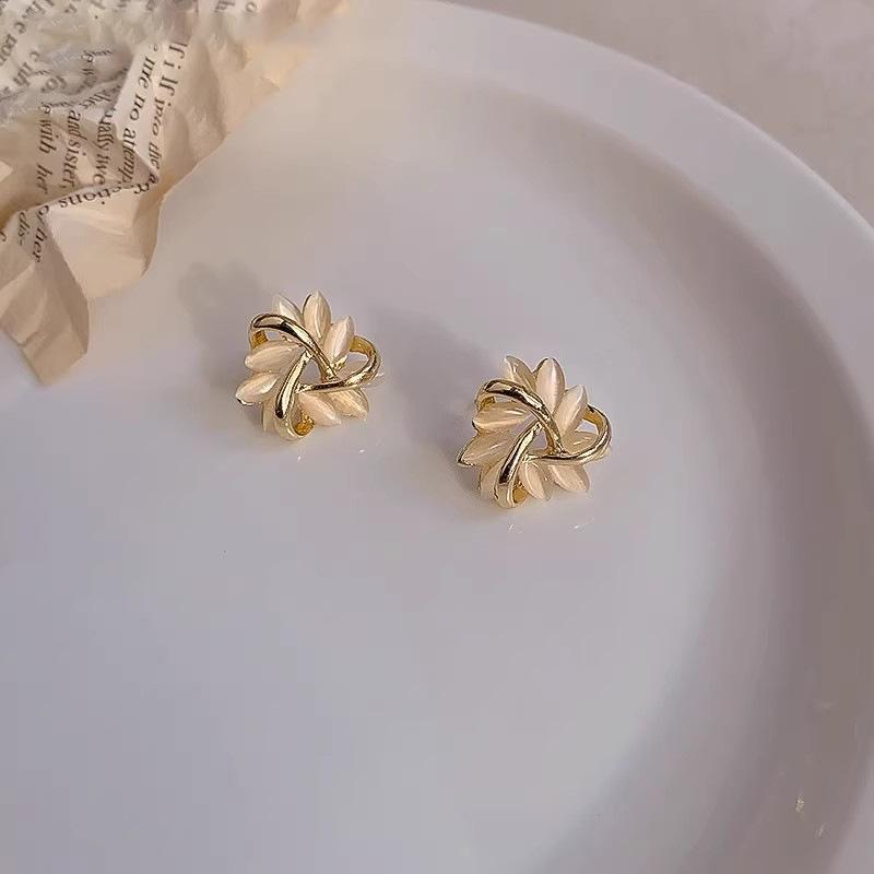 opal sunflower stud earrings, annual tide earrings, simple and exquisite temperament earrings.
