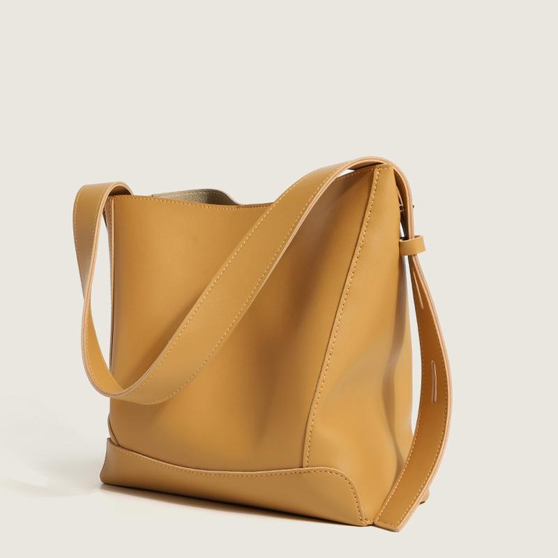 Niche Design Ins New Women'S Bags Large-Capacity Casual Armpit Bags Versatile Commuter Buckets Tote Bags Shoulder Bags