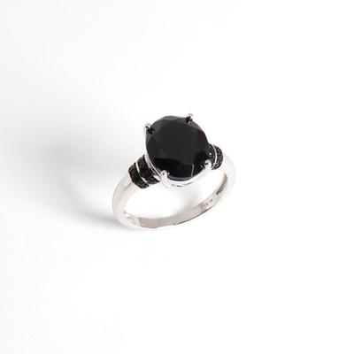 Klasyczny design Owalny Naturalny Czarny Spinel Pierścień 925 Srebro Elegancki Modny Prezent Biżuteria dla Kobiet i Dziewcząt