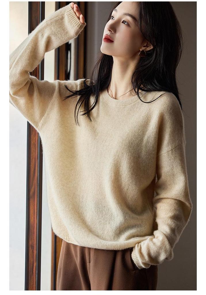 2025 Early Autumn Women's Pure Wool Round Neck Knit Sweater - Loose, Versatile, Slimming Base Layer Top
