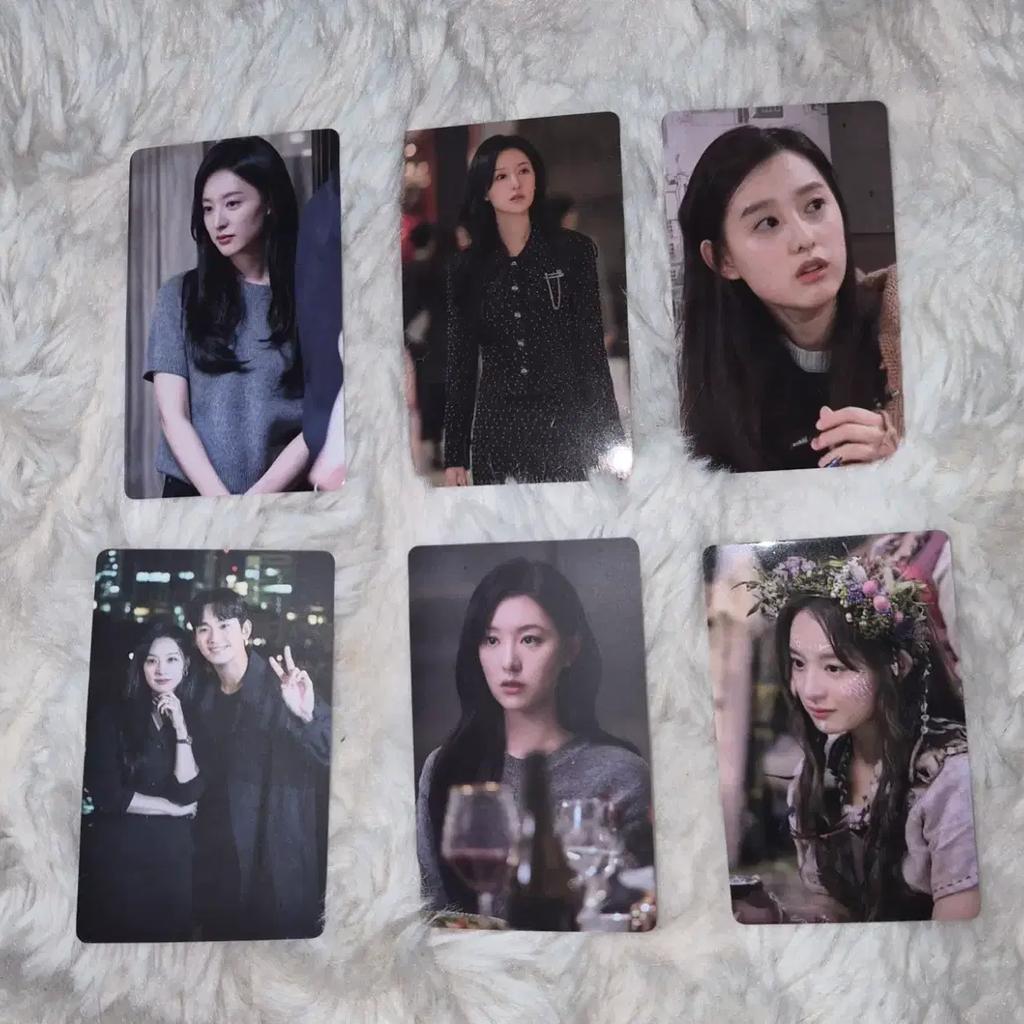 Selling 66 Kim Ji-won Photo Cards