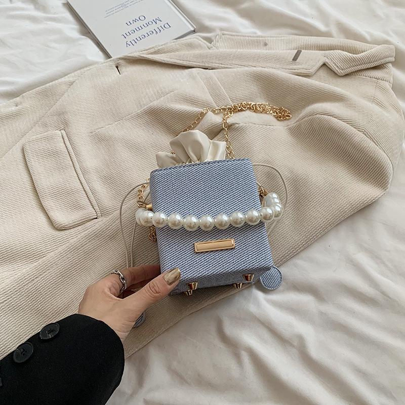 

Мини-сумочка-мешочек на кулиске с жемчугом для интернет-знаменитостей 2025, нишевый дизайн, иностранный стиль, на плечо, мессенджер, цепочка, маленькая квадратная сумка, женская синий