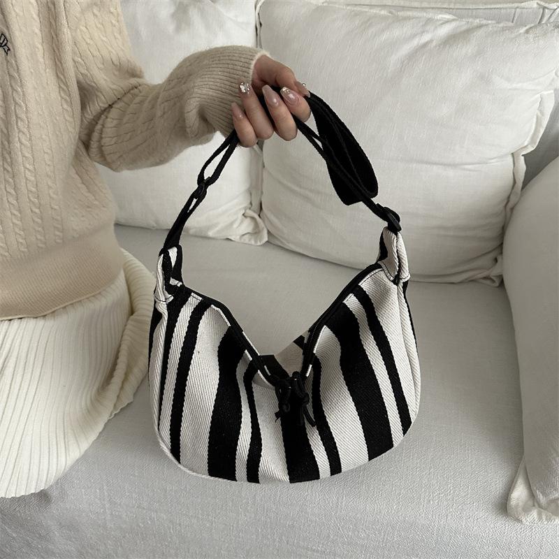 Striped Large Capacity Women's Bag New Casual Shoulder Bag Fashionable Commuter Dumpling Bag Lightweight Sports Crossbody Bag