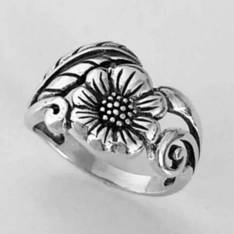 Vintage CopperColor Hand Carving Flower Women's Ring Geometry Daily Wear Party Jewelry