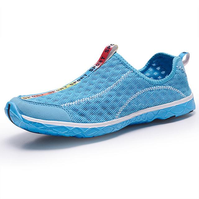 

Весенне-летняя сетчатая обувь для мужчин и женщин, обувь для плавания, дышащая обувь Aqua, пара пляжных спортивных кроссовок, легкая спортивная обувь 46 небесно-голубой