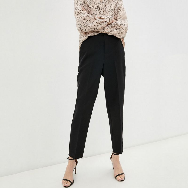 

Подходит для рабочей одежды, Не мнется, Не плиссированный, Верхняя часть хорошо держит форму и сухая, Завышенная талия, Гостевой образ, Укороченные брюки, Зауженные брюки Black 50