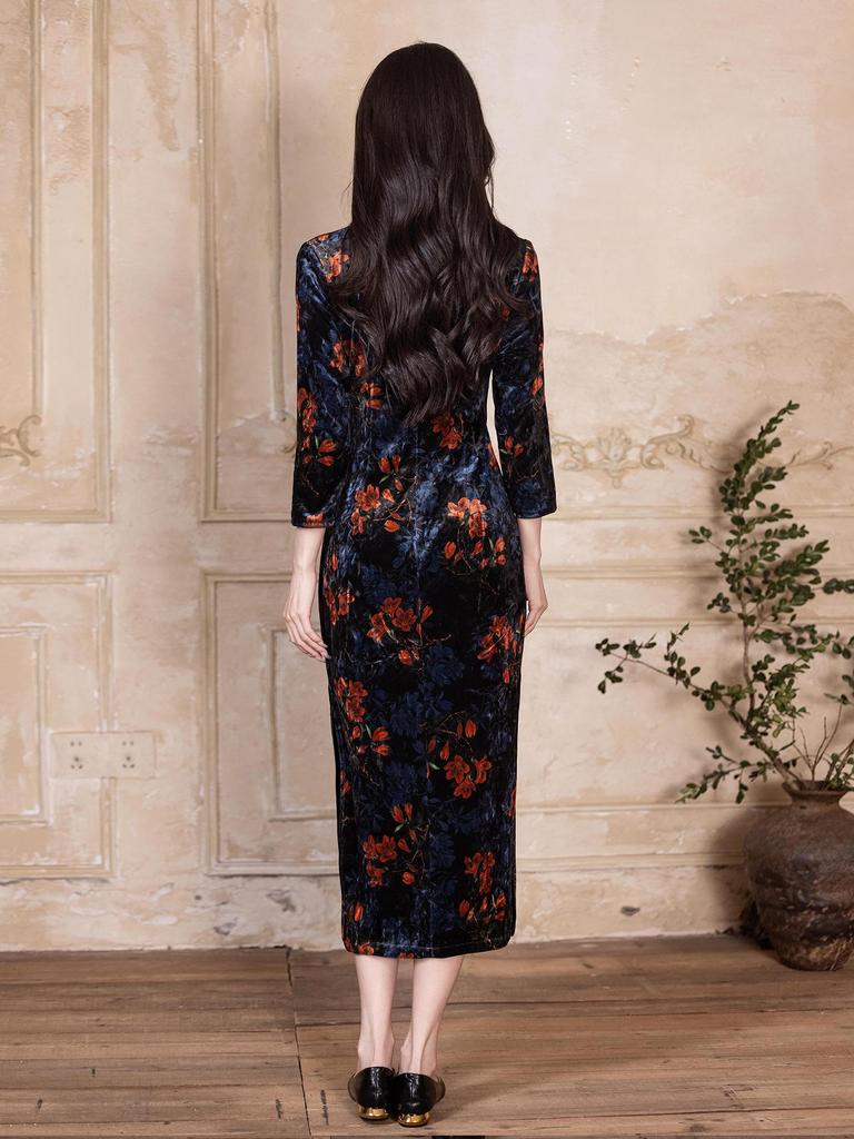 2025 New Velvet Retro Cheongsam: Long-Sleeved, Young Style, Improved Chinese Design