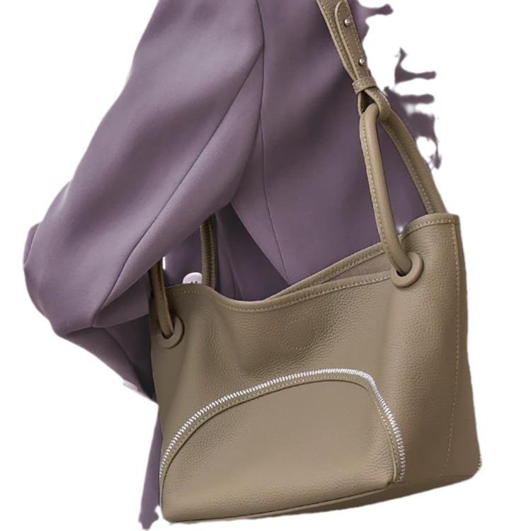 A Niche Vegetable Basket, Tote Leather, Laid-back Style, Hand-held Bag, Shoulder Bag, Soft Leather Water Bucket