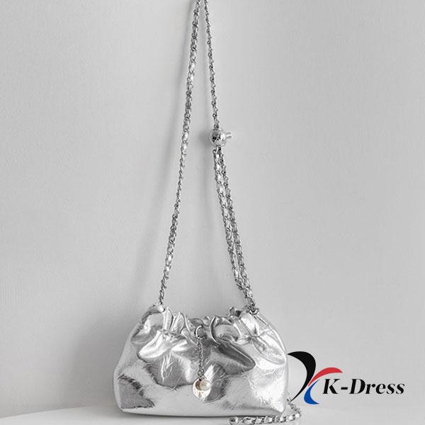 

Міні-сумка через плече зі срібною кулькою і шнурком (2 кольори) 20x13.5x9cm срібний