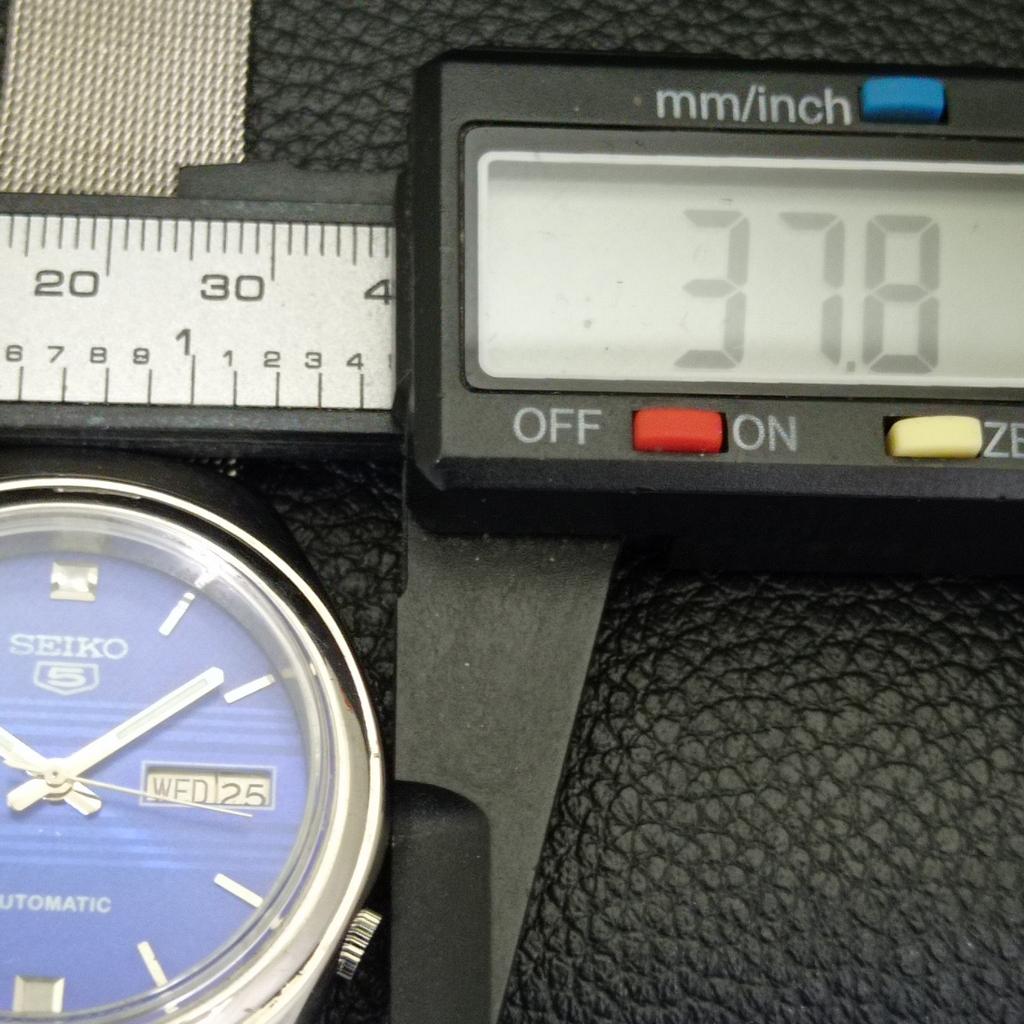 JAPAN 7009A VINTAGE SEIKO 5 AUTOMATIC MENS BLUE COLOR DIAL WATCH A701374-5