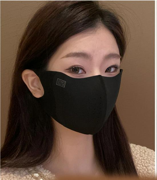 3D Gesichtsschlankheits Wintermaske: Winddicht, Atmungsaktiv, Augeneckenschutz für das Laufen bei Kälte.