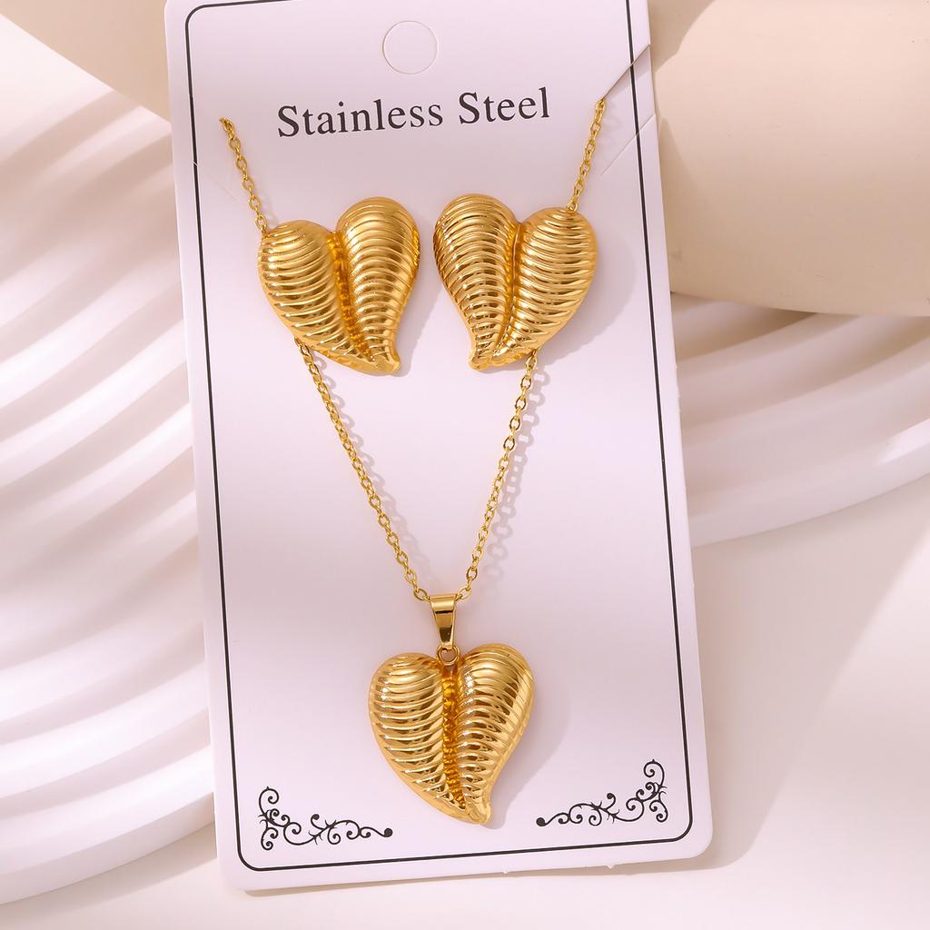 Personalized European and American Fashion Stainless Steel Stud Earrings Necklace Titanium Steel Non-fading Jewelry Set