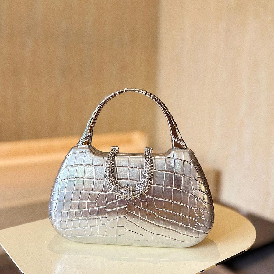 

Light luxury metal crocodile pattern dinner bag shiny full diamond handle high-end light luxury design portable messenger bag