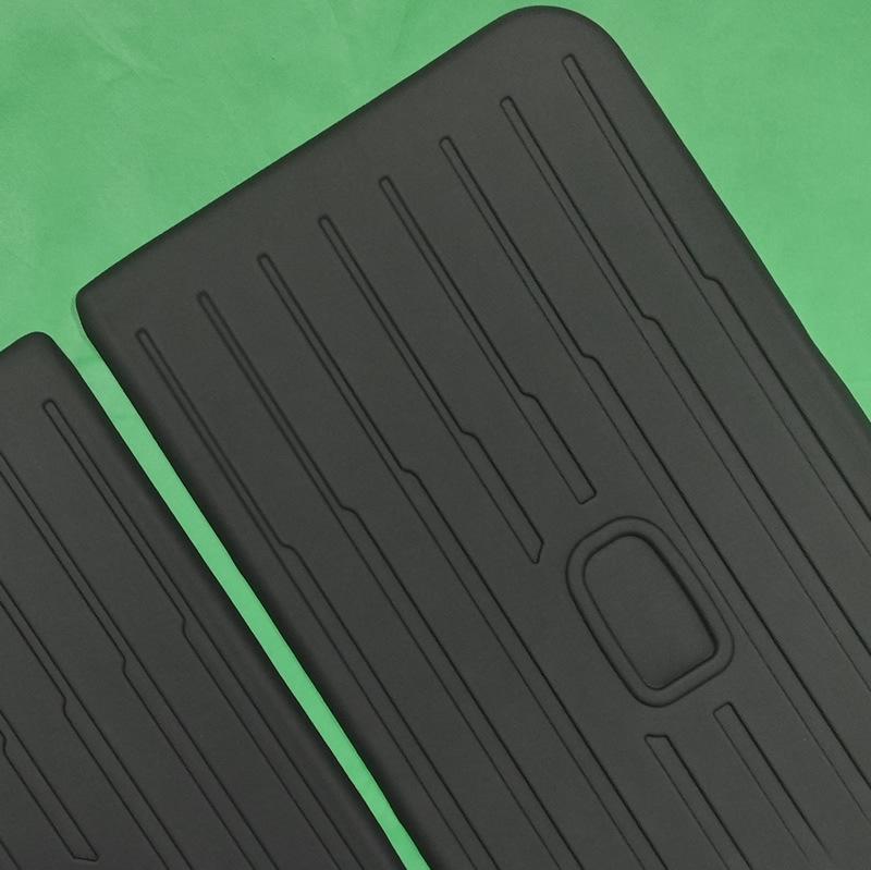 Tesla Model Y Blister Sitzlehnenpolster & TPE Kofferraummatte Set