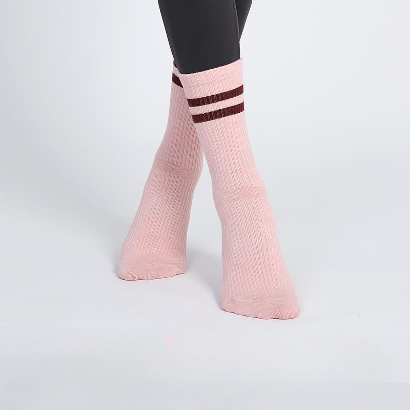 

Женские осенние носки для йоги, пилатеса, нескользящие, профессиональные, для занятий спортом в помещении, резиновые, с компрессией 1 pair