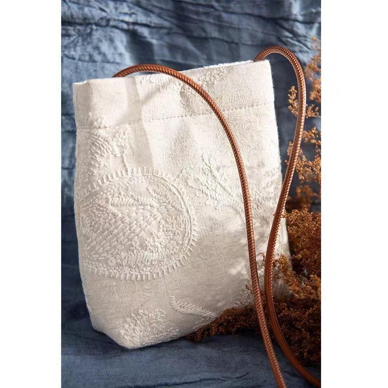New Niche Design Embroidered Bucket Bag Women's Shoulder Messenger Bag Casual Versatile Handbag