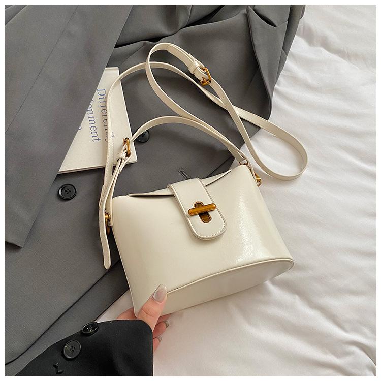 

Fashion messenger bag, foreign style simple Korean version bucket bag women 2025 new casual temperament women s bag commuter handbag белый