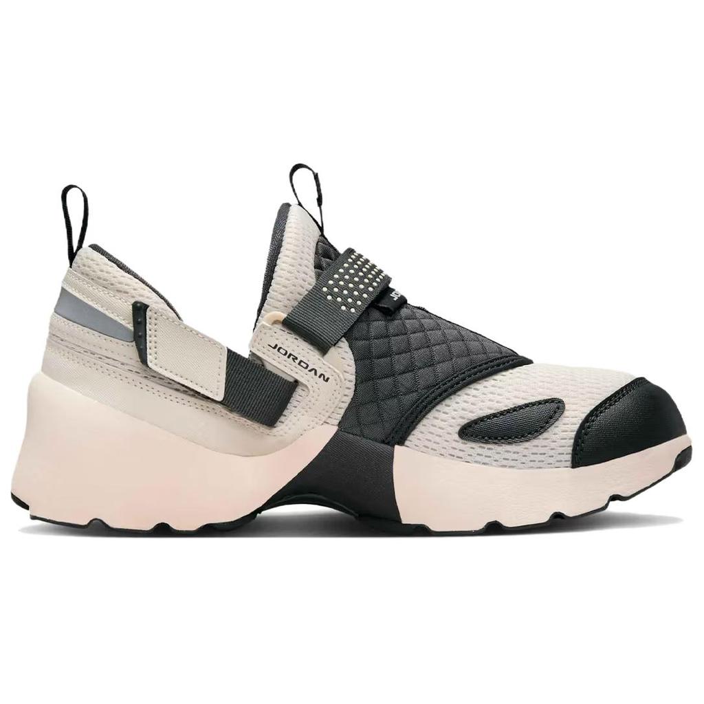Air Jordan Jordan Trunner LX Maro Orewood Deschis Adidași de Damă Crem Negru HQ2164-102