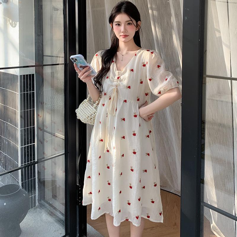 2026 Stylish Floral Embroidery Mid-Length Maternity Dress: Age-Reducing and Elegant M