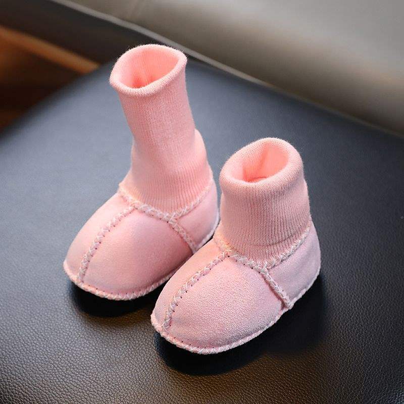 Imitationsfell integrierte Babyschuhe und Socken Neugeborenes Baby warm Herbst und Winter weich besohlte Socken Schuhe 0-3-6-12 Monate