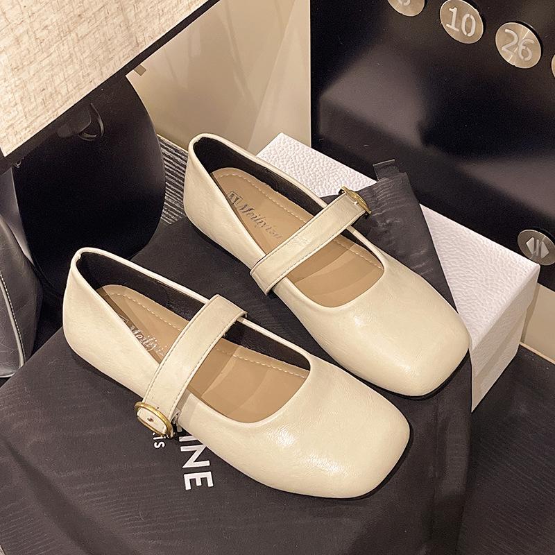 Temperament square head flat sole shoes women's 2025 new spring and autumn French retro Mary Jane small leather shoes light mouth commuter shoes