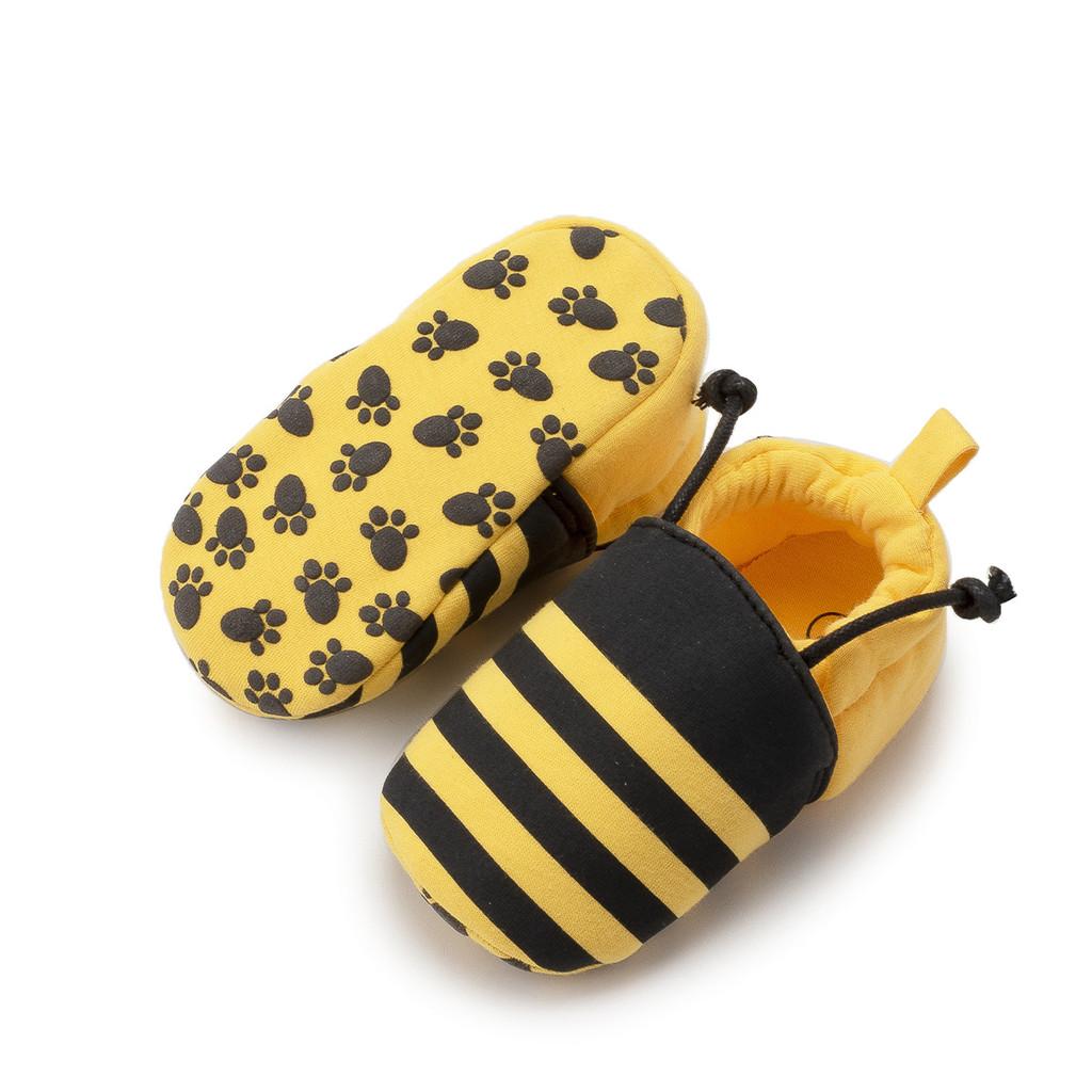 Chaussures pour bébé avec design d'abeille, hibou, pingouin de dessin animé pour l'apprentissage et la marche des tout-petits
