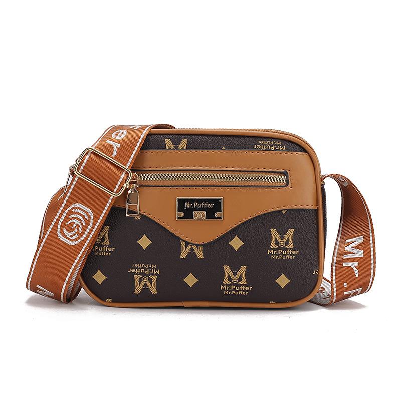 

Women s bag, new women s wallet, mobile phone bag, women s messenger change bag, a versatile retro small square bag. Length 22 Width 7 Height 14