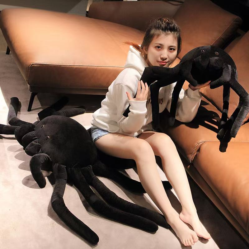 Peluche Bambola Ragno Nero Bambola Fatta a Mano Cartone Animato Anime Cuscino Carino Decorazione per la Casa Giocattolo Regalo di Compleanno per Bambini
