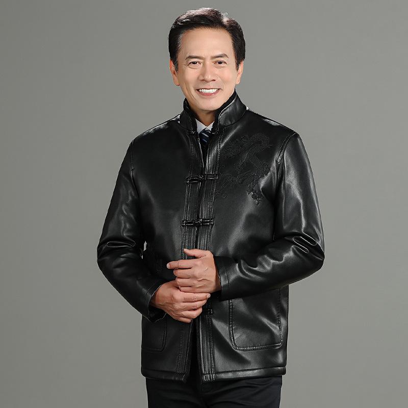 

Мужская кожаная куртка из меха в стиле Тан среднего и старого возраста с вышитой пряжкой-диском, плюс бархат и утолщение для папы и дедушки 190