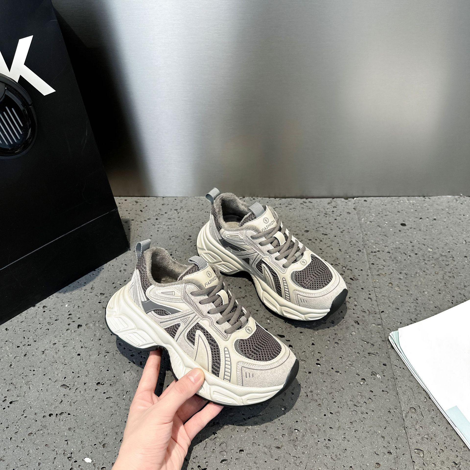 

Dad shoes women s early spring new retro leather sports and leisure shoes versatile thick-soled color matching running shoes 40