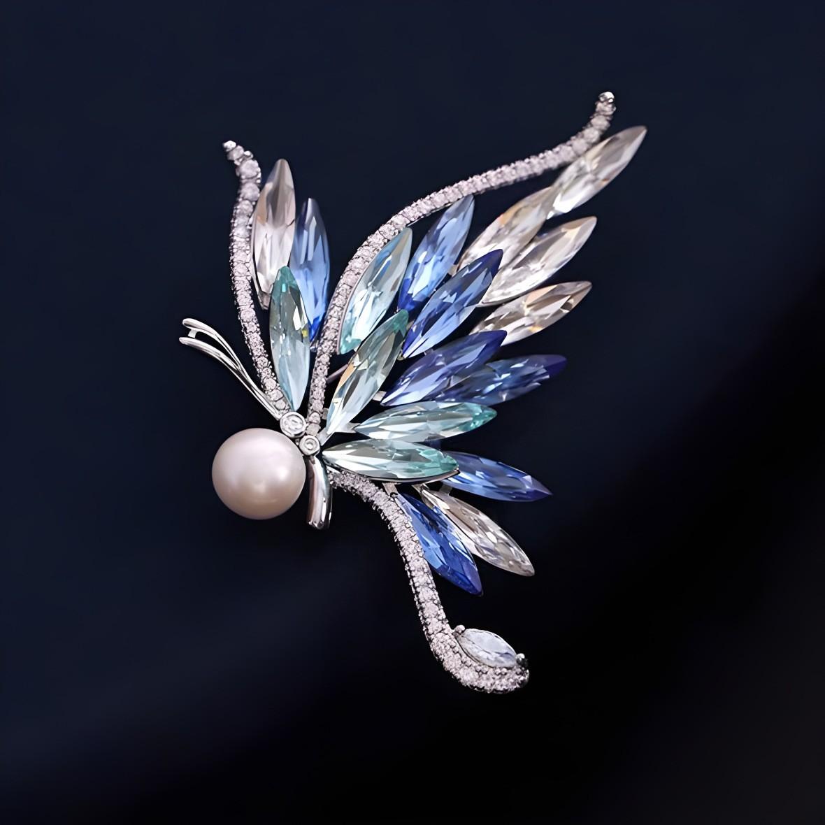 Crystal Butterfly Brooch Female Versatile Corsage Design Sense Pin Atmospheric Anti-light Buckle Suit Accessories