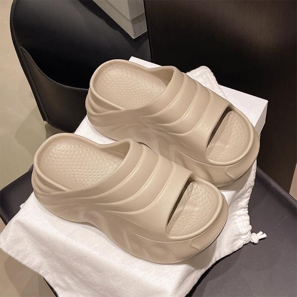 Fashion Flat Shoes Female Womens Slippers Outdoor Slides Pantofle Platform Beach 2025 Soft Summer Shoes Ladies' Slippers Summer Clogs Wo