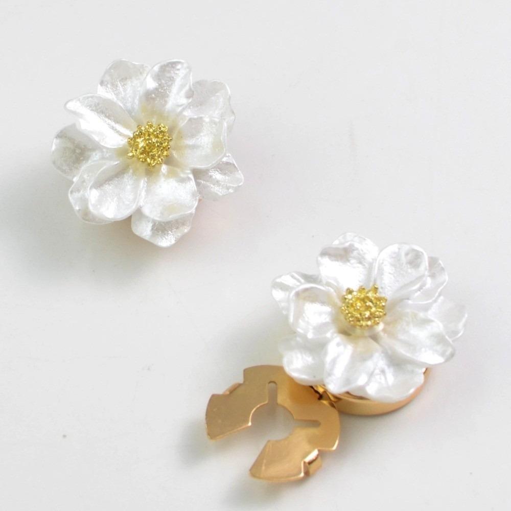 Flower Shape Button Covers Clothing Decoration Flower Button Covers Pearl Sleeve Button Clip Cloth