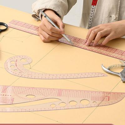Zestaw linijek do konstrukcji i stopniowania: Linijki proste, krzywe i proporcjonalne do projektowania i szycia.