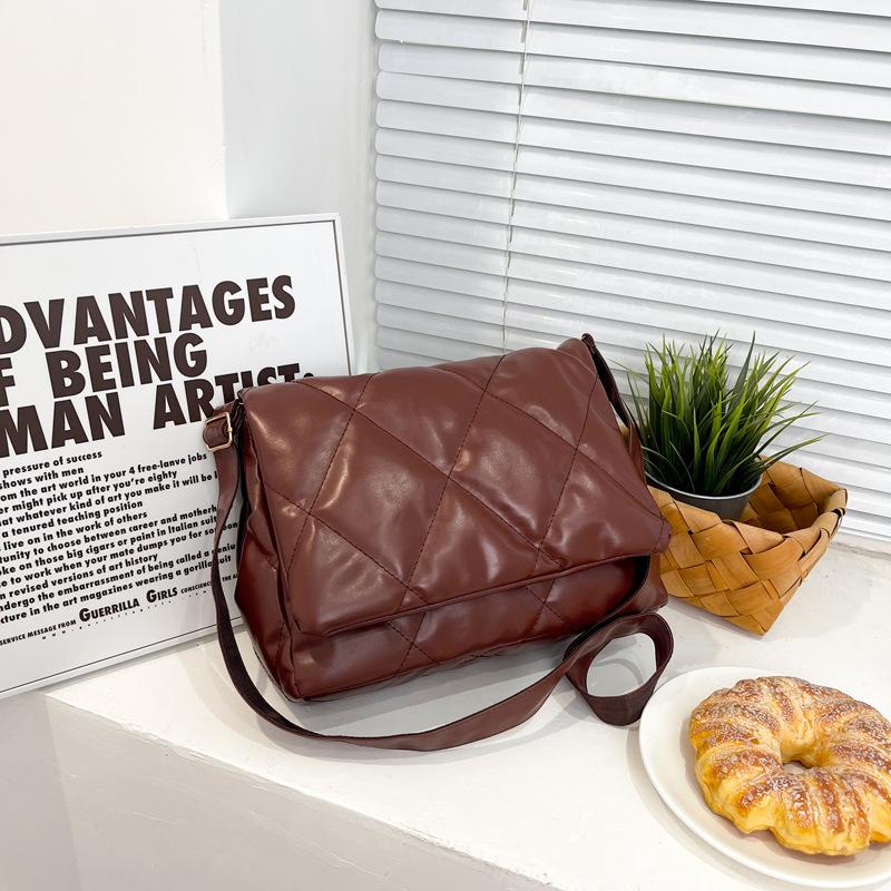 Down Bag Women's Autumn and Winter 2025 New Trendy Rhombus Small Square Bag Versatile Large Capacity Shoulder Messenger Bag